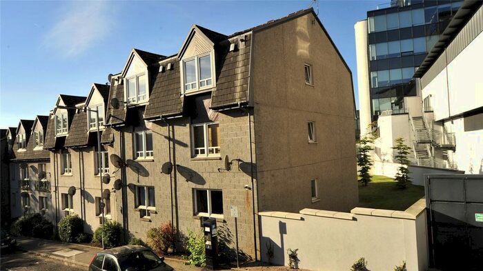 2 Bedroom Flat To Rent In Strawberry Bank Parade, Aberdeen, AB11