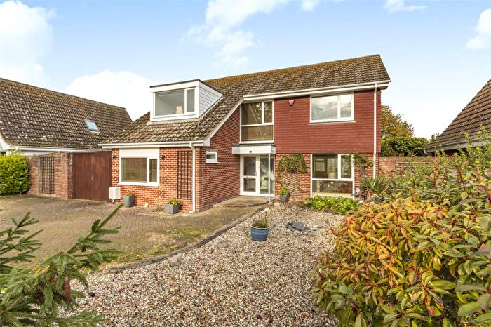 4 Bedroom Detached House For Sale In Waldershare Avenue, Sandwich Bay, Sandwich, Kent, CT13