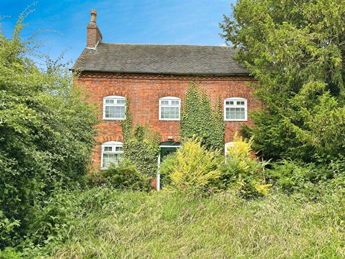 4 Bedroom Detached House For Sale In Uttoxeter Road, Foston, DE65