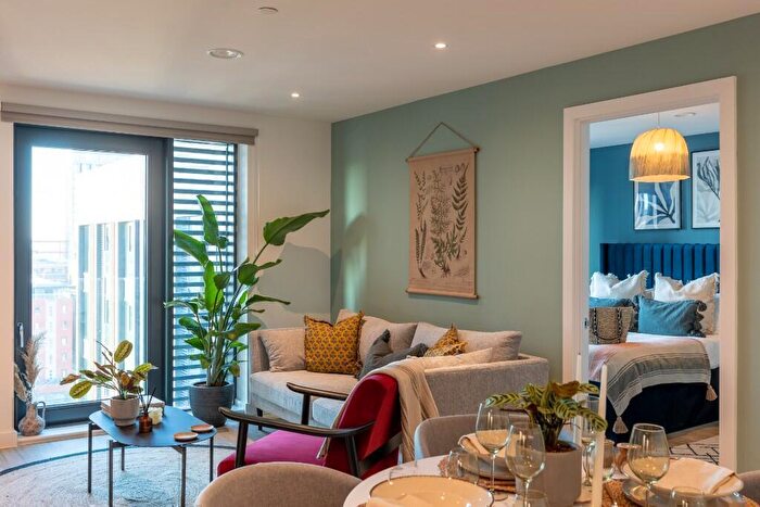 2 Bedroom Flat To Rent In Flat, Pall Mall, Liverpool, Merseyside, L3