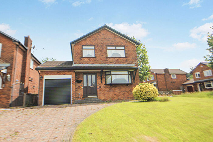 4 Bedroom Detached House For Sale In Shirebrook Drive, Glossop, Derbyshire, SK13