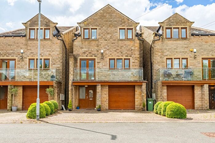 4 Bedroom Detached House For Sale In Long Lane, Honley, Holmfirth, HD9