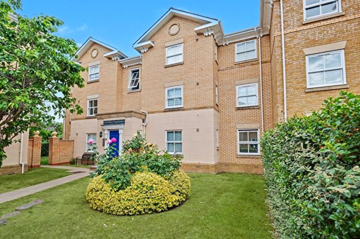 2 Bedroom Apartment For Sale In County Place, Chelmsford, CM2