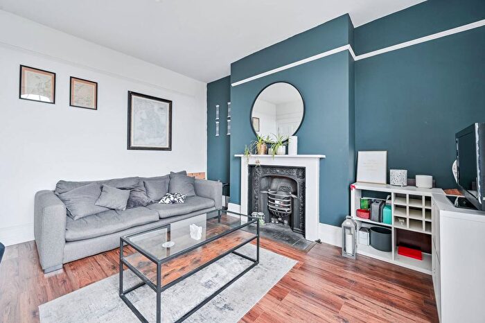 2 Bedroom Flat To Rent In Blackheath Road, Greenwich, London, SE10