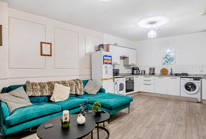 1 Bedroom Apartment For Sale In The Island, Midsomer Norton, Radstock, Somerset, BA3