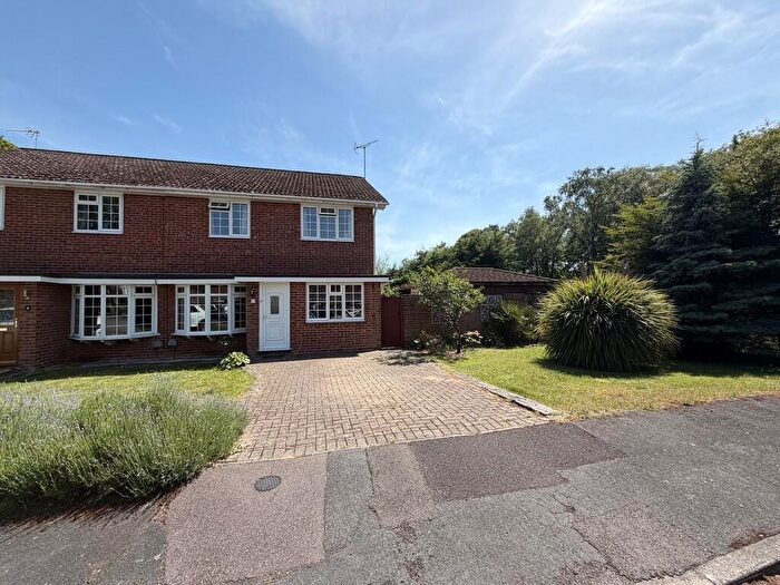 3 Bedroom Semi Detached House For Sale In Gloucester Close, Frimley Green, GU16