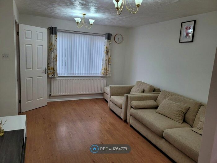 3 Bedroom Semi-Detached House To Rent In Grange Road, Hunslet, Leeds, LS10