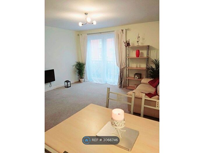 2 Bedroom Flat To Rent In Broomspring Close, Sheffield, S3