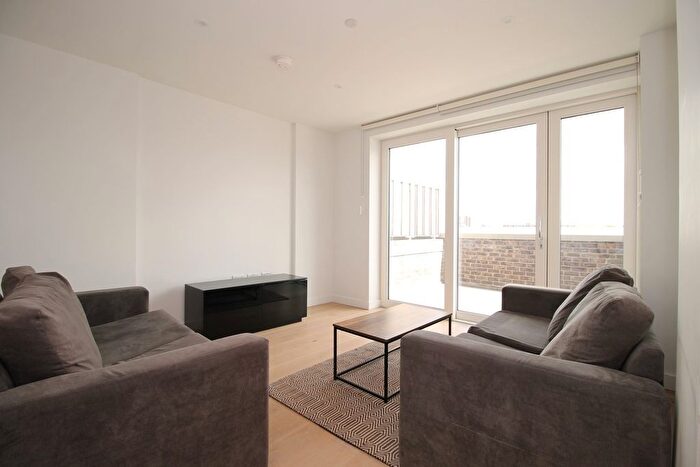 2 Bedroom Flat To Rent In Ferraro House, Walworth Road, Elephant And Castle, London, SE17