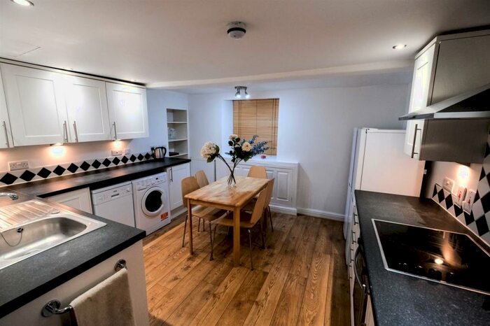 5 Bedroom House To Rent In Hyde Park CornerLeeds, LS6