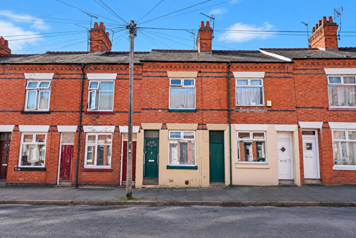 3 Bedroom Terraced House For Sale In Warwick Street, Leicester, Leicestershire, LE3