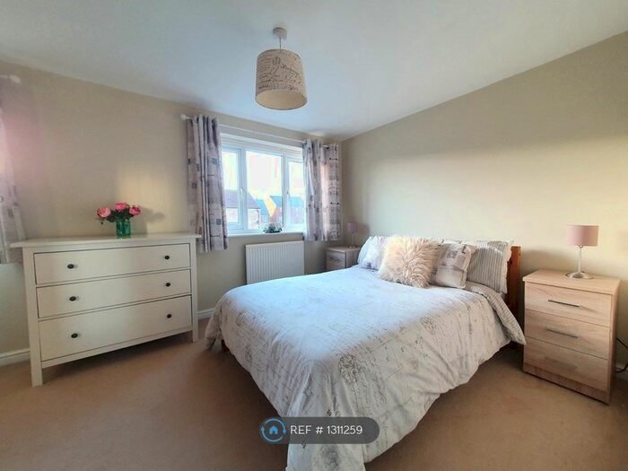 3 Bedroom Semi-Detached House To Rent In Scholars Rise, Middlesbrough, TS4