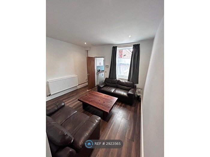 2 Bedroom Terraced House To Rent In High Street, Knutton, Newcastle-Under-Lyme, ST5