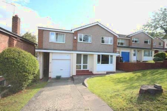 6 Bedroom House To Rent In Ferens Close, DH1