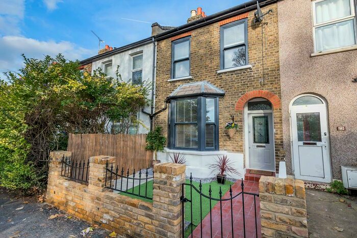 3 Bedroom Terraced House To Rent In Lincoln Street, Leytonstone, E11