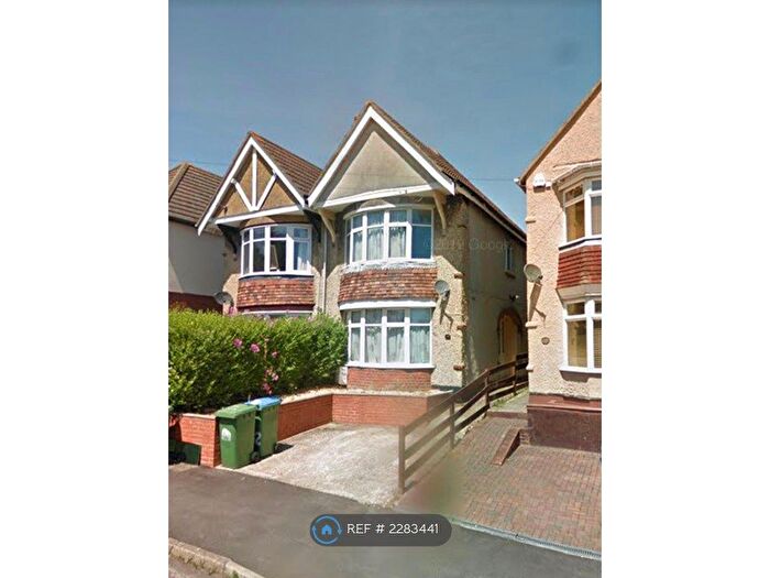 4 Bedroom Semi-Detached House To Rent In Broadlands Road, Southampton, SO17