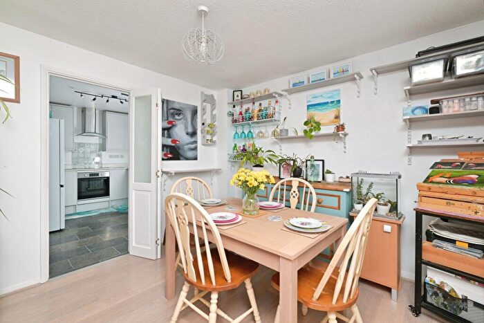 4 Bedroom Detached House For Sale In The Briars, Huntingdon, PE28