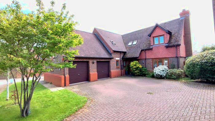 4 Bedroom Detached House To Rent In The Green, Bromham, Bedford, MK43