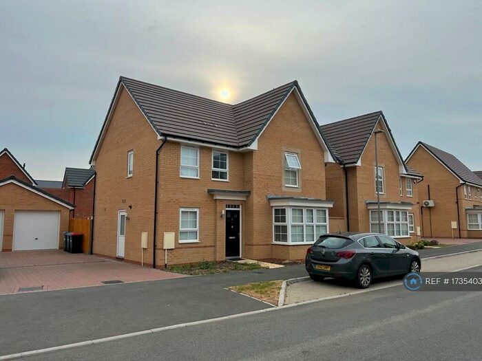 5 Bedroom Detached House To Rent In Swiftsure Drive, Brooklands, Milton Keynes, MK10