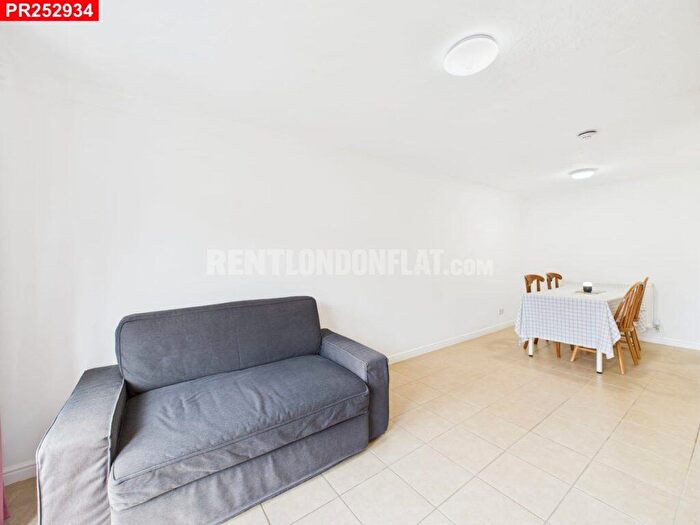 2 Bedroom Flat To Rent In Millennium Drive, Isle Of Dogs, – Bedrooms Flat, E14