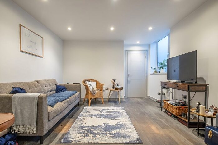 1 Bedroom Flat To Rent In King Street, Richmond, TW9