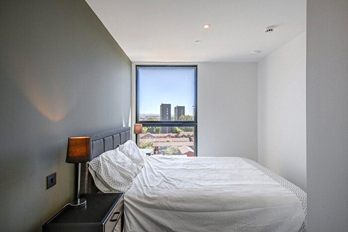2 Bedroom Apartment To Rent In A Spinners Way, Manchester, M15