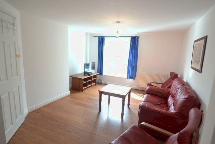 2 Bedroom Flat To Rent In Mill Lane, Macclesfield, SK11