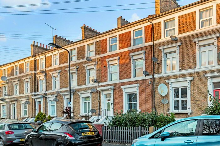 4 Bedroom Maisonette To Rent In Vicarage Road, Leyton, E10