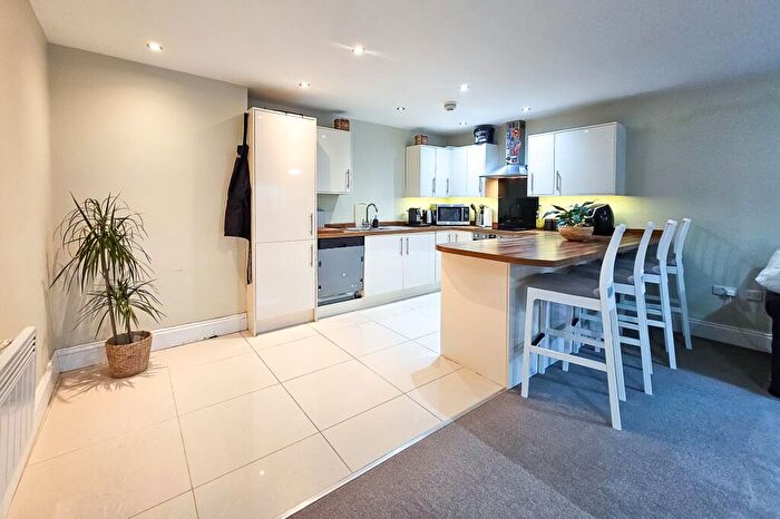 2 Bedroom Flat To Rent In Strawberry Dale Terrace, Harrogate, HG1