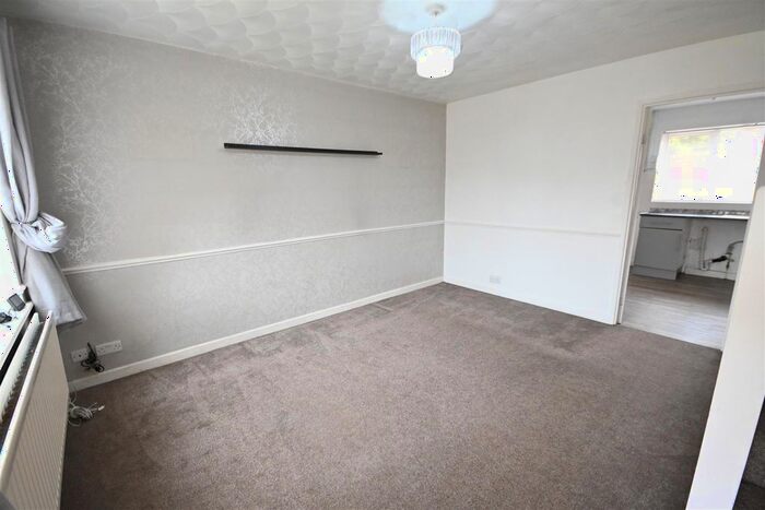 2 Bedroom Semi-Detached House To Rent In Collingwood Way, Westhoughton, Bolton, BL5