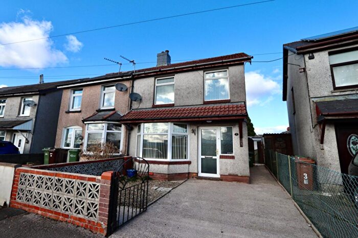 3 Bedroom Semi-Detached House To Rent In Tynycoed Crescent, Cefn Fforest, NP12