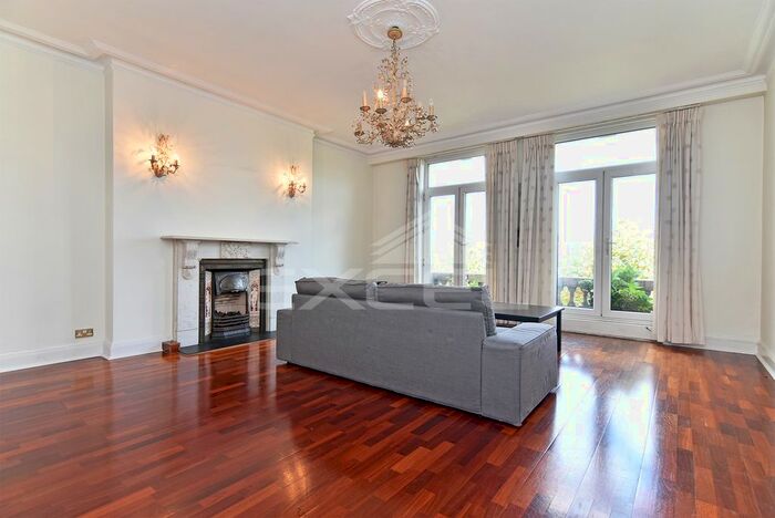 3 Bedroom Flat To Rent In Aberdeen Court, Maida Vale, London, W9