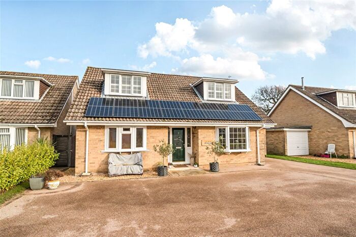 4 Bedroom Detached House For Sale In Little Dene Copse, Pennington, Lymington, Hampshire, SO41