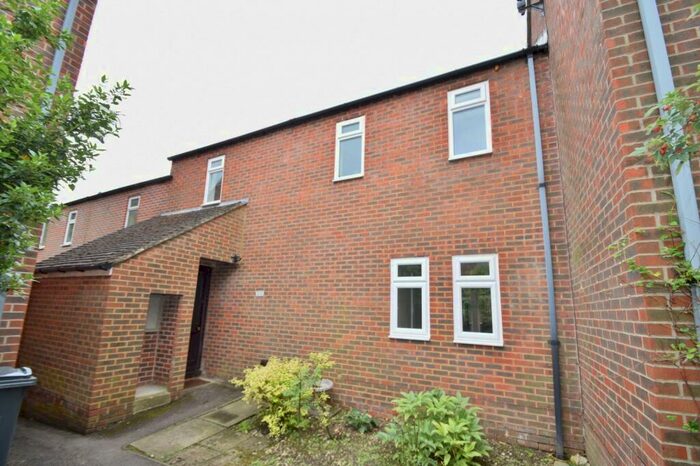 3 Bedroom Terraced House To Rent In Stanmore, SO22