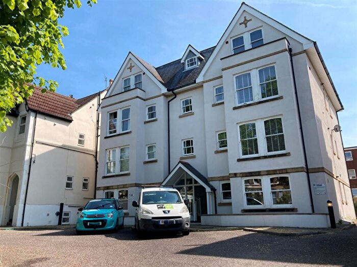 1 Bedroom Apartment To Rent In Strawberry Gardens, Victoria Road North, Southsea, Hampshire, PO5