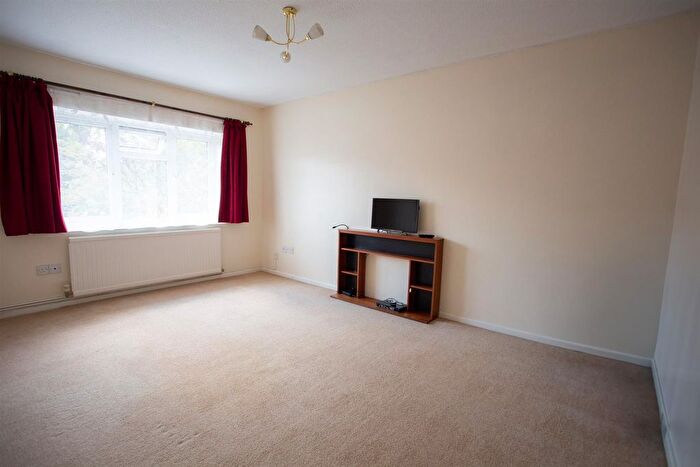 1 Bedroom Flat For Sale In Sycamore Court, Chard, TA20