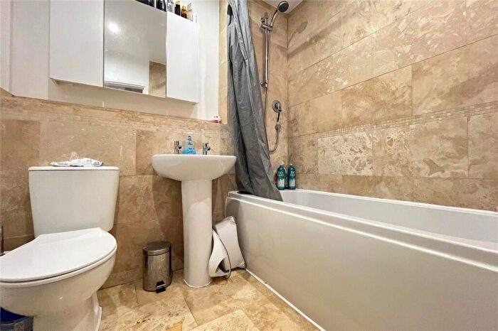 2 Bedroom Terraced House For Sale In Colne Way, Ash, Surrey, GU12