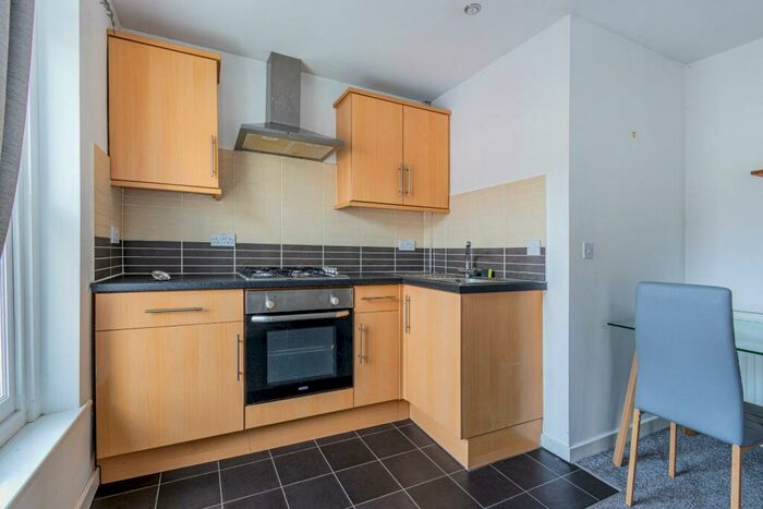 2 Bedroom Apartment To Rent In Glebe Street, Penarth, CF64