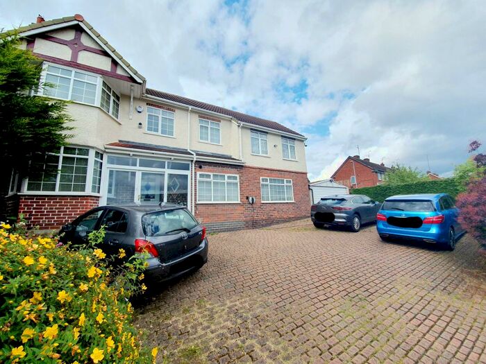 4 Bedroom House To Rent In Quinton Road, Birmingham, B17