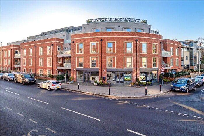 3 Bedroom Apartment To Rent In Weybridge, Surrey, KT13