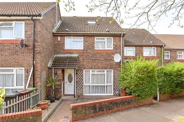 2 Bedroom Terraced House For Sale In Nash Road, Chadwell Heath, Essex, RM6