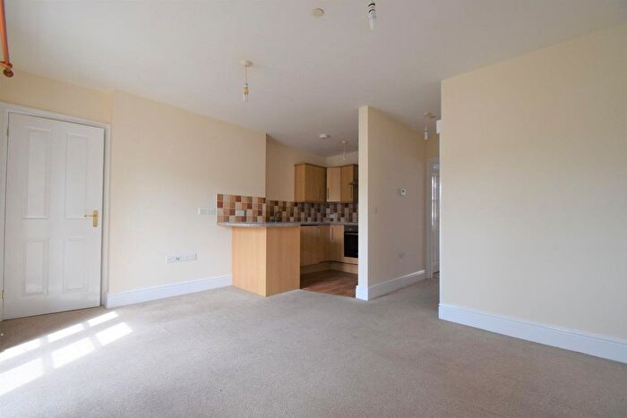2 Bedroom Flat To Rent In Nugget Buildings, Gold Street, Tiverton, EX16