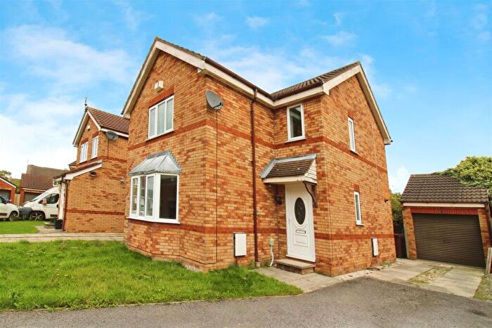 3 Bedroom Detached House For Sale In Robinswood Drive, Bransholme, Hull, HU7
