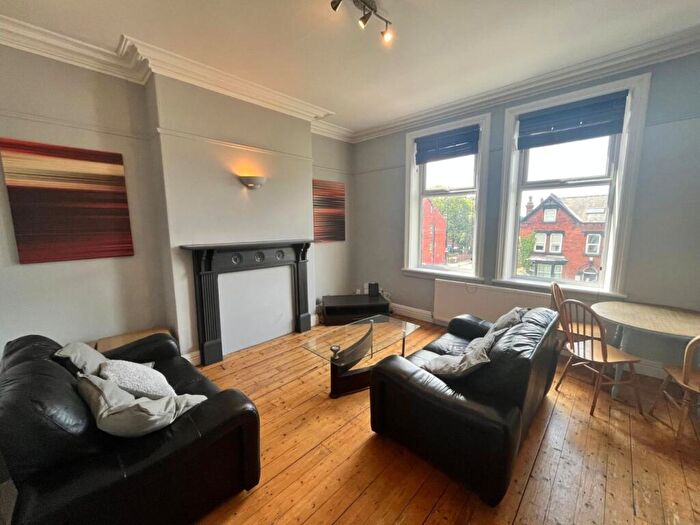 2 Bedroom Flat To Rent In Cardigan Road, Headingley, Leeds, LS6