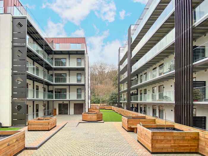 1 Bedroom Apartment To Rent In Grand View, Farnborough, GU14