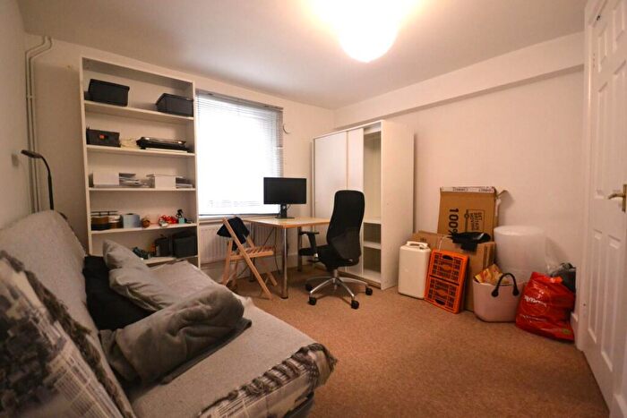 1 Bedroom Flat To Rent In Norwood Road, Reading, RG1