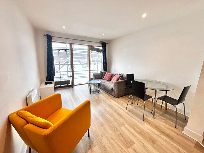 1 Bedroom Flat To Rent In Waterfront Walk, Birmingham, B1