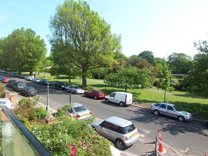 2 Bedroom Flat To Rent In Nizells Avenue, Hove, BN3