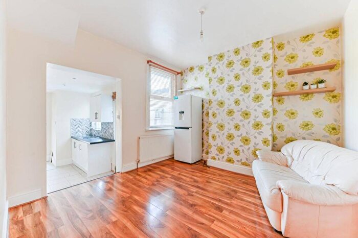 3 Bedroom House To Rent In Bensham Grove, Thornton Heath, CR7