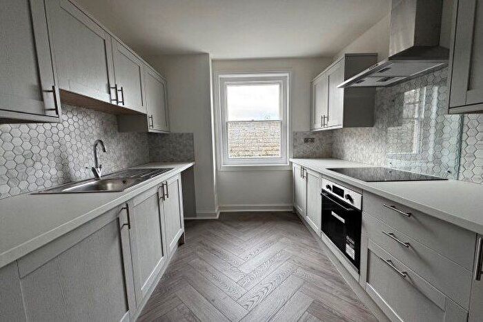 3 Bedroom Maisonette To Rent In High Street, Chatham, ME4